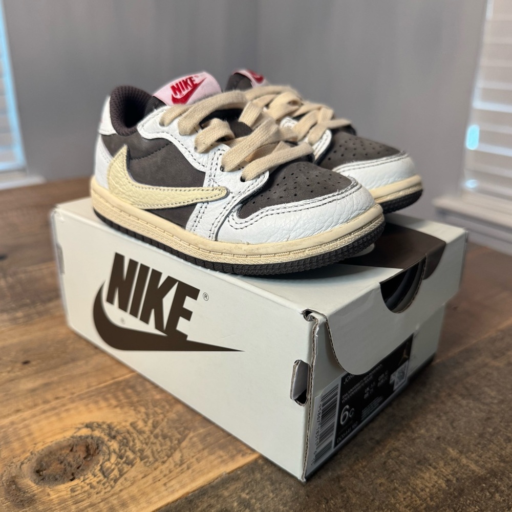 Toddler Jordan 1 Retro Low OG SP
Travis Scott Reverse Mocha (TD)
